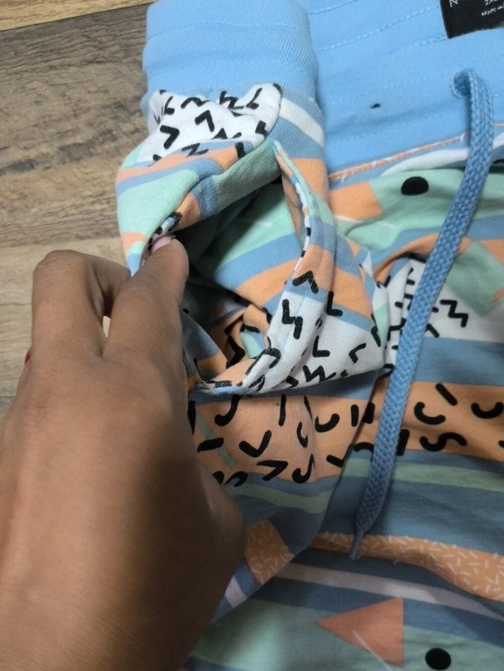 No Boundaries Men's Pastel Stripe Board Shorts - Light Blue & Peach